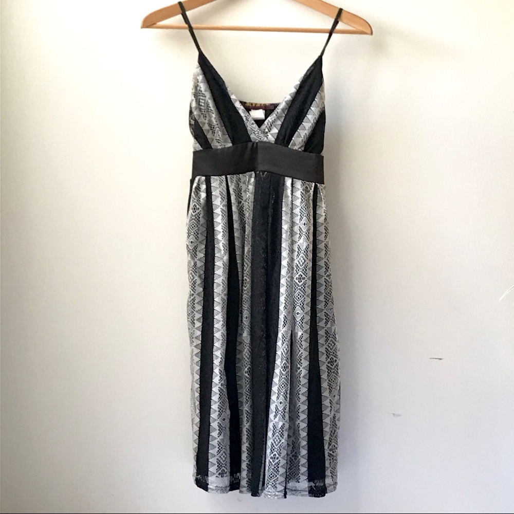Mystic lace empire waist dress (juniors)